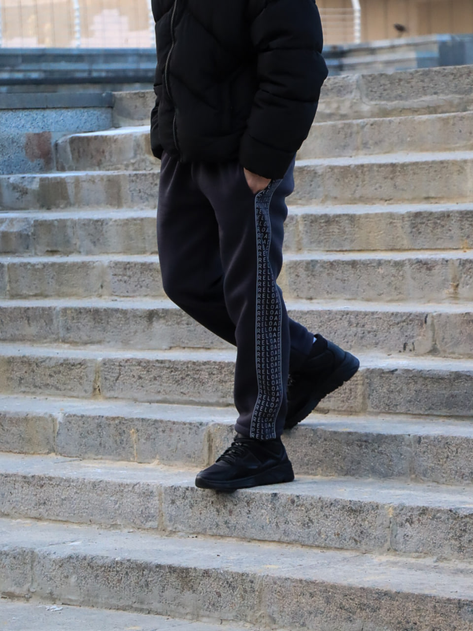 Чоловічі теплі спортивні штани з принтом Enjoy Reload графіт - Фото 1