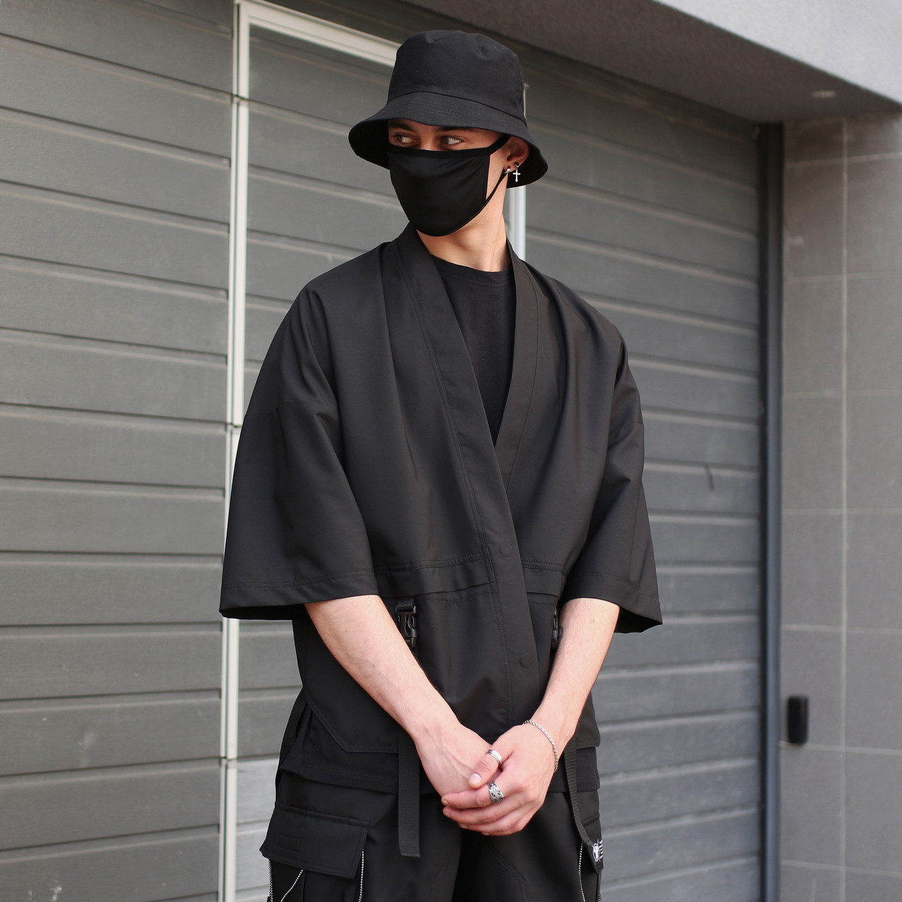 Кимоно чёрного цвета от бренда ТУР модель Лю Кан (Liu Kang) TURWEAR - Фото 1