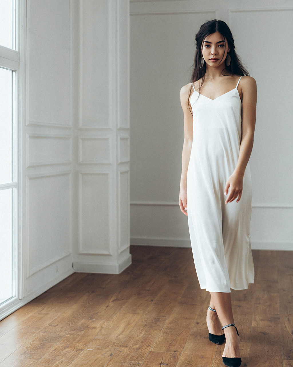 Шелковое платье женское длинное цвет молоко в бельевом стиле от бренда Тур, размеры: S, M, L TURWEAR - Фото 1