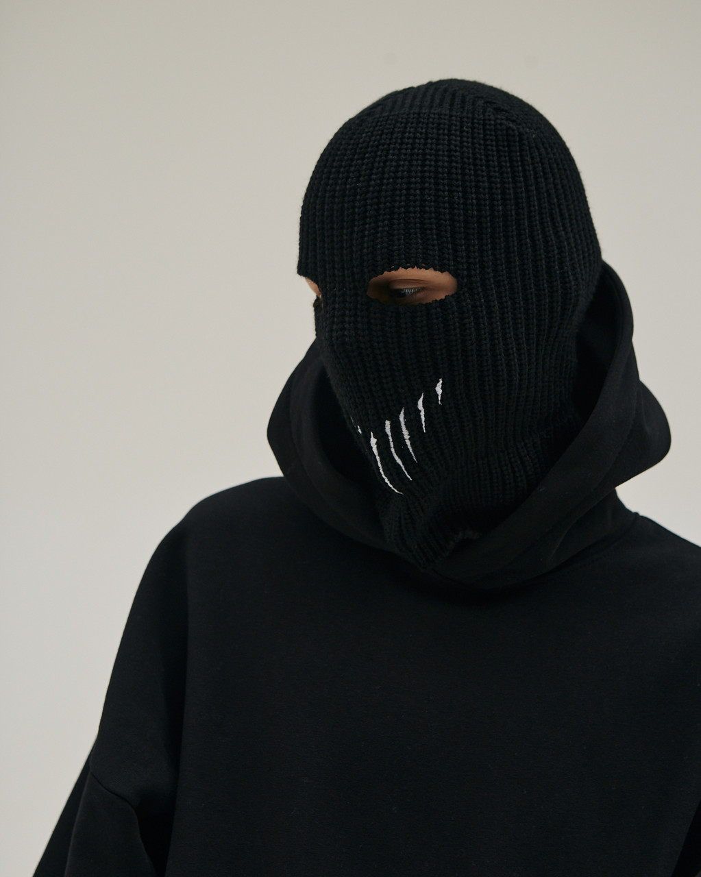 Молодіжна Балаклава Веном із вишивкою від бренду ТУР чорний TURWEAR - Фото 1