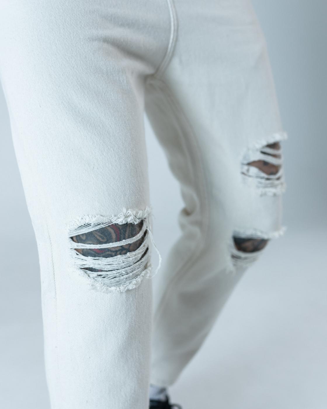 Дизайнерські білі джинси BEZET з перфорацією - Фото 1