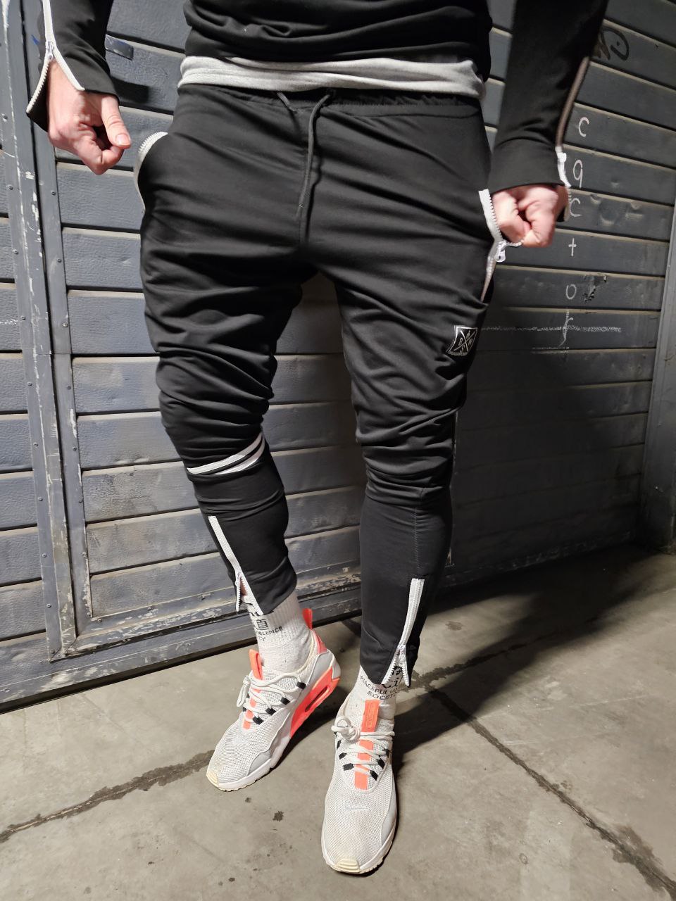 Спортивные штаны мужские черные с замком B.S.W - Фото 1