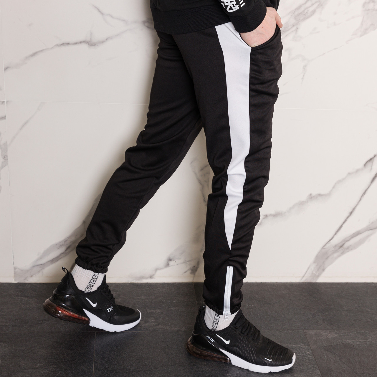 Спортивные штаны черные с белым лампасом мужские бренд ТУР модель Рокки (Rocky) TURWEAR - Фото 1