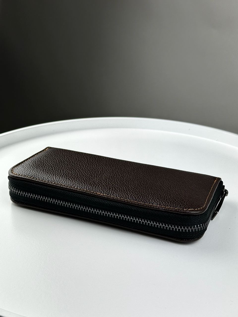 Шкіряний клатч-гаманець із натуральної зернистої шкіри (коричневий) SKILL - Фото 1