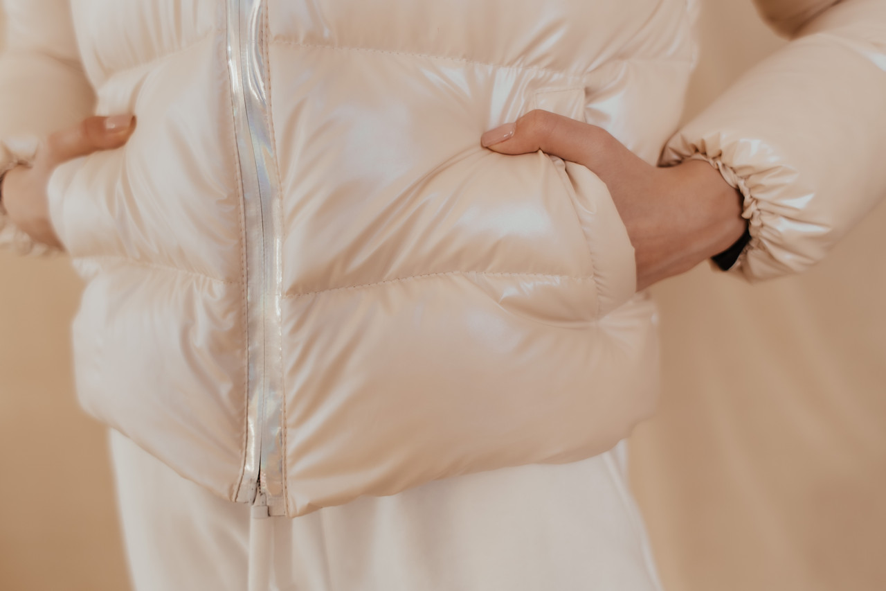 Куртка жіноча пуховик укорочений 'Bubble' Intruder перлинно - молочна - Фото 9