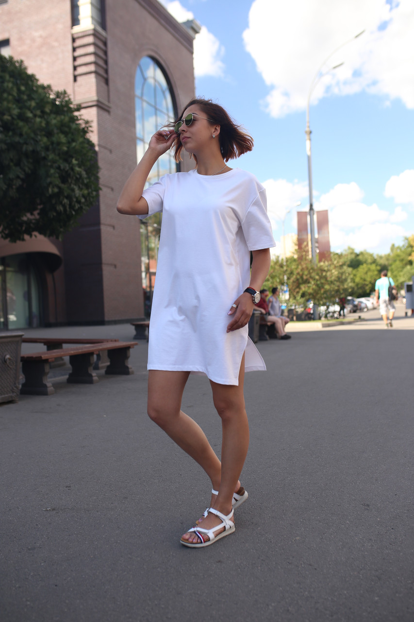 Платье-футболка женское белое бренд ТУР модель Сарина (Sarina) TURWEAR - Фото 1