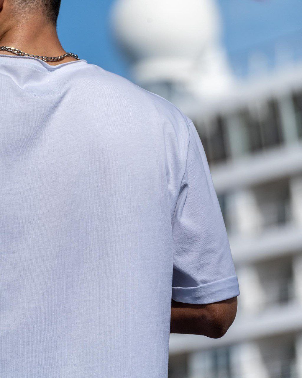 Чоловіча футболка однотонна оверсайз біла Reload  - Фото 2