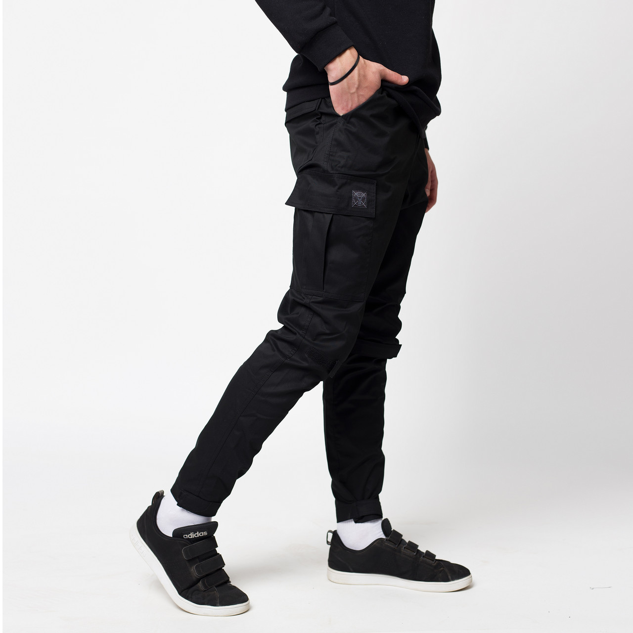 Зауженные карго штаны черные мужские от бренда ТУР Симбиот (Symbiote) TURWEAR - Фото 1