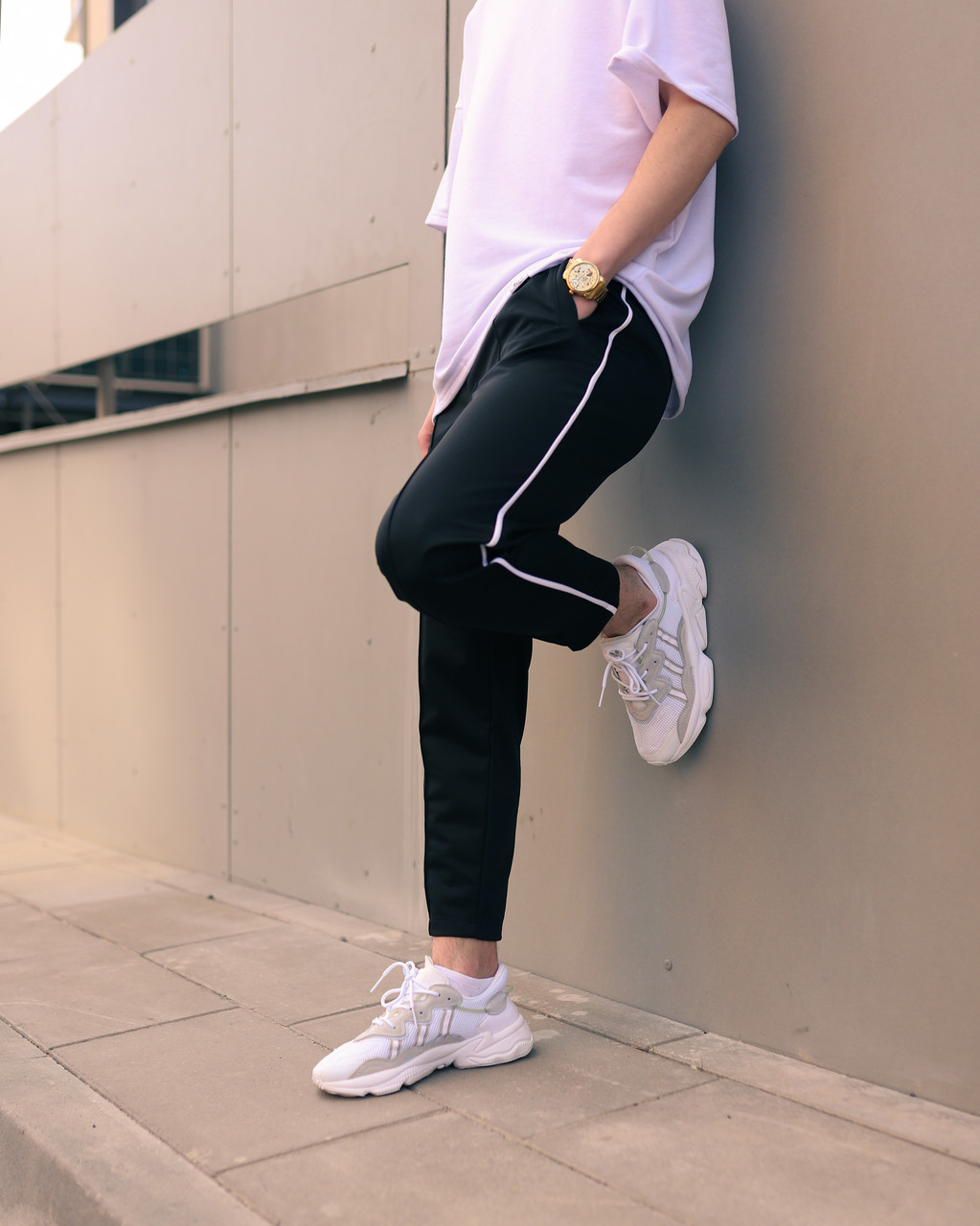 Спортивні штани з тонкою смугою укорочені без манжету унісекс чорні модель Кейдж TURWEAR - Фото 3