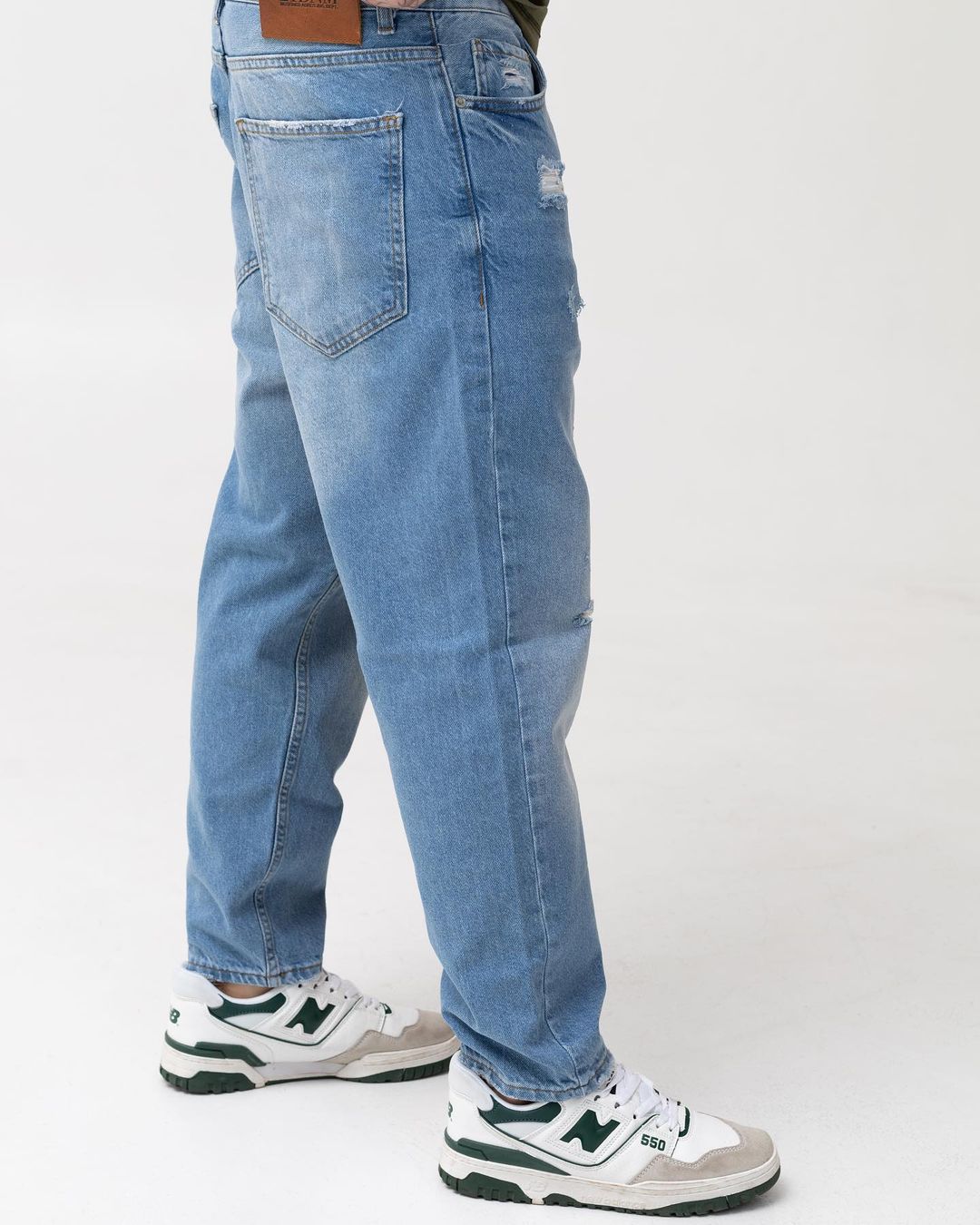 Чоловічі блакитні джинси BEZET базові з перфорацією - Фото 1