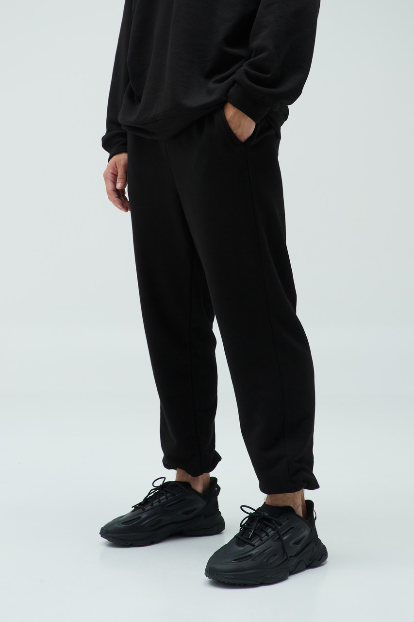 Спортивные штаны оверсайз черные на резинке модель Либерти от бренда ТУР TURWEAR - Фото 3