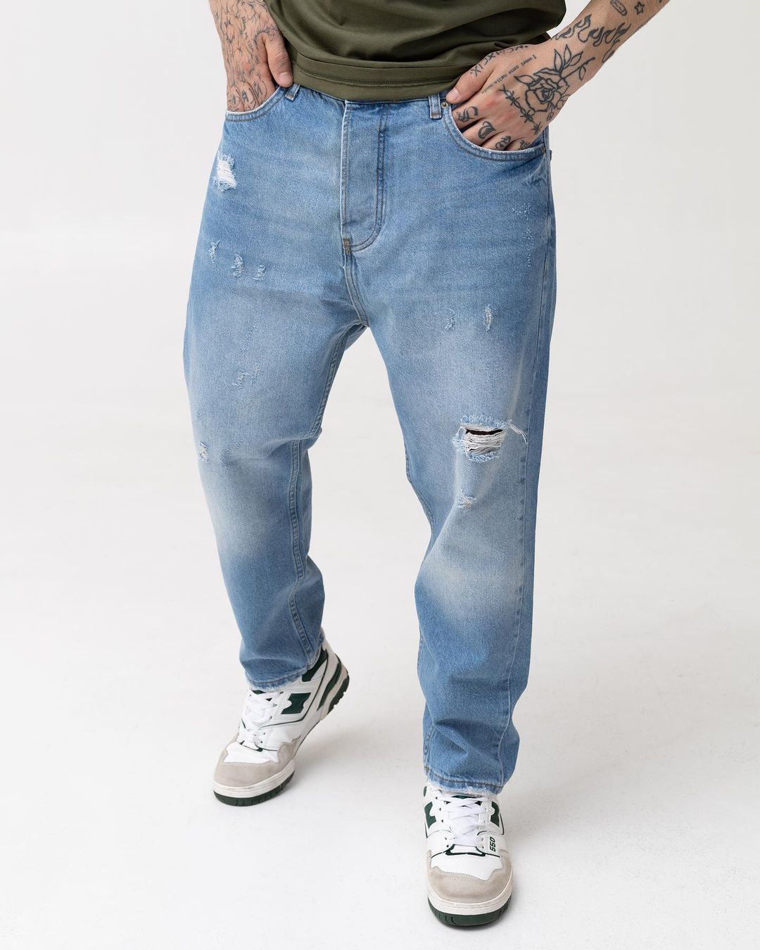Мужские голубые джинсы BEZET базовые с перфорацией