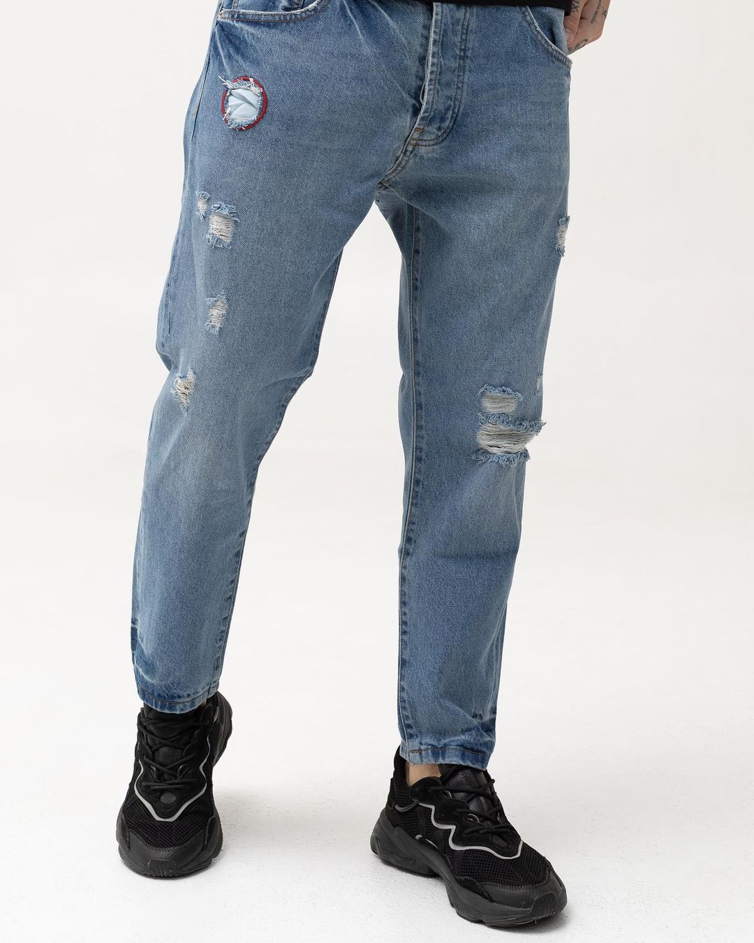 Синие мужские базовые джинсы BEZET с перфорацией