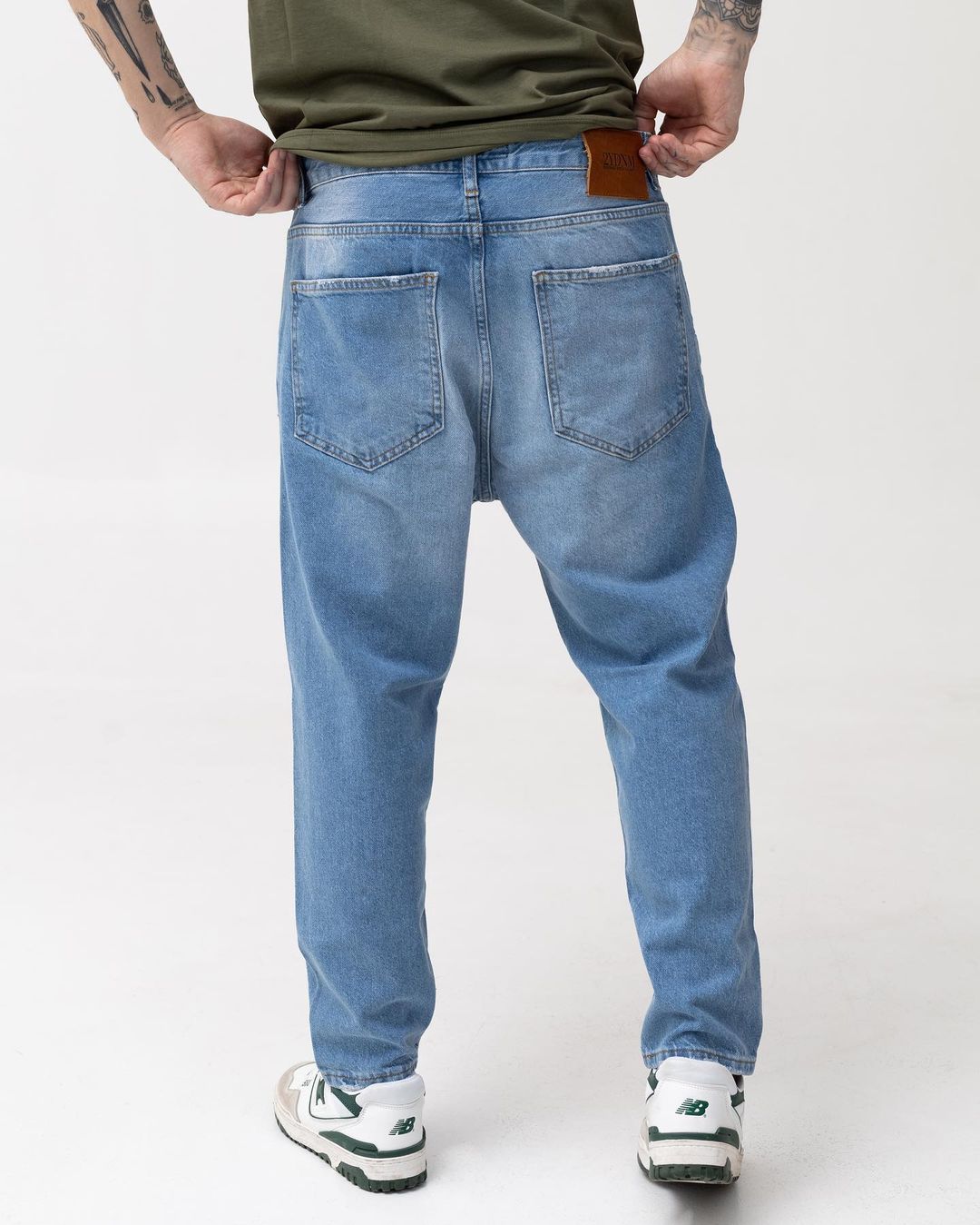 Чоловічі блакитні джинси BEZET базові з перфорацією - Фото 3