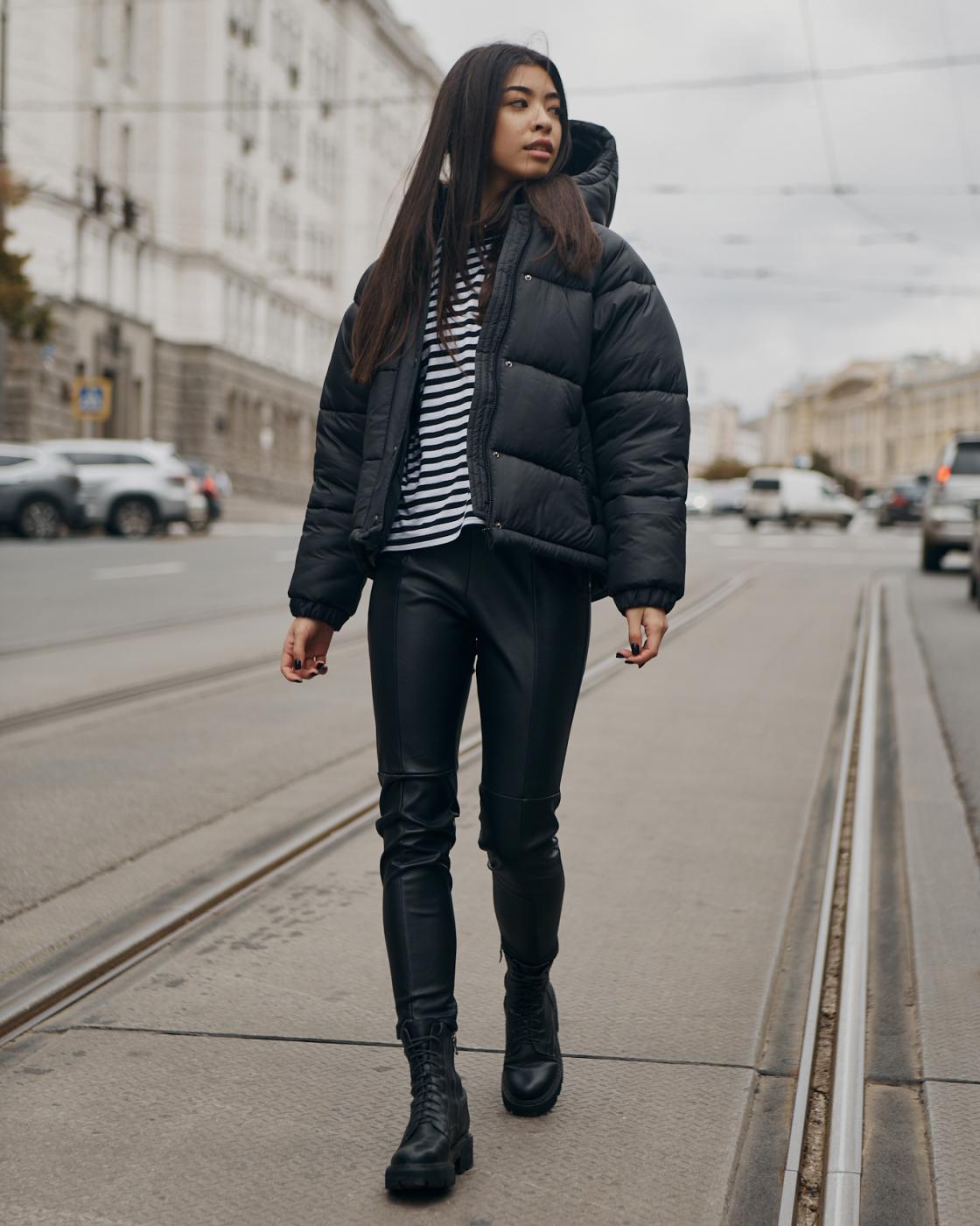 Куртка женская оверсайз черная от бренда ТУР модель Сара  - Фото 1