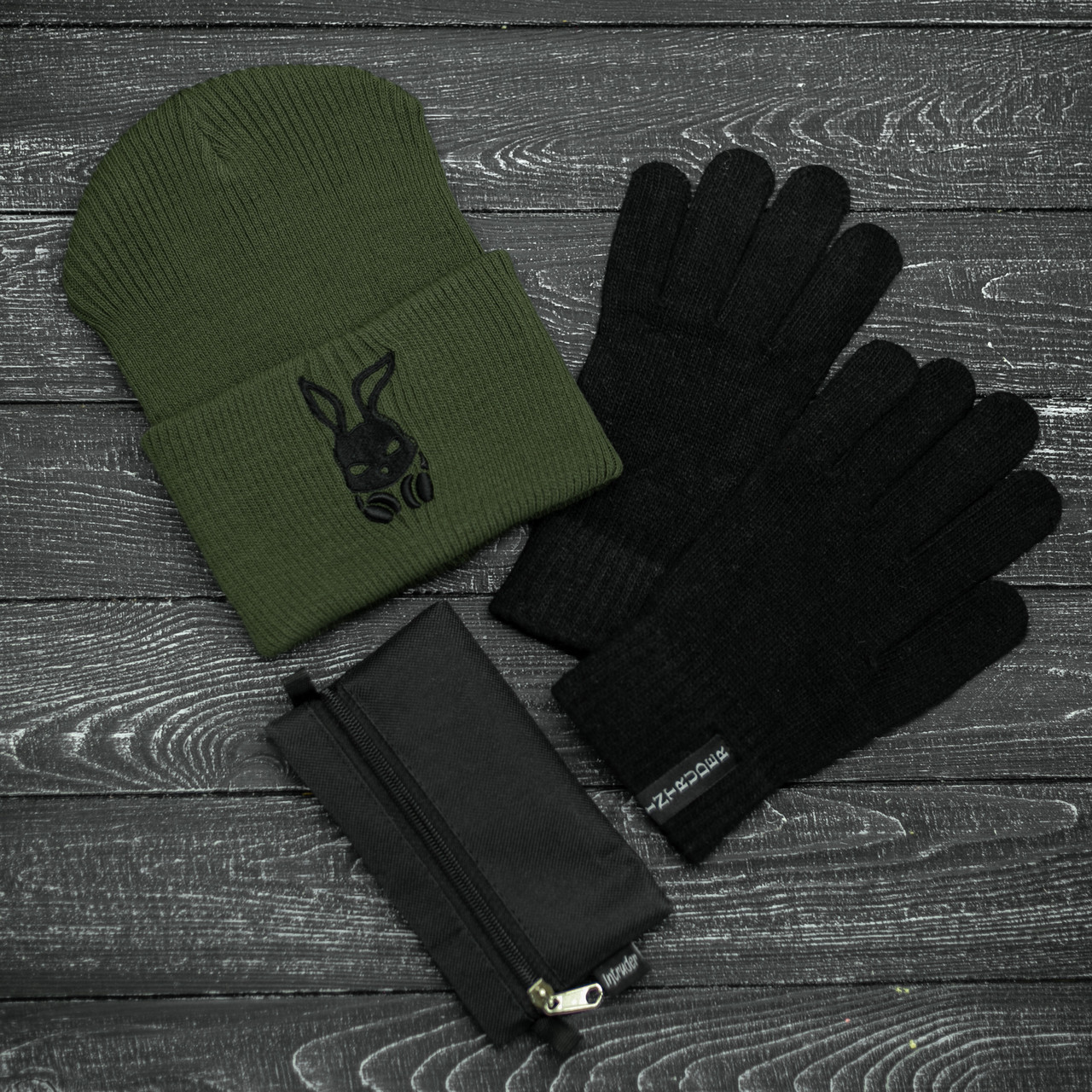 Шапка Мужская/Женская Intruder зимняя bunny logo хаки и перчатки черные, зимний комплект