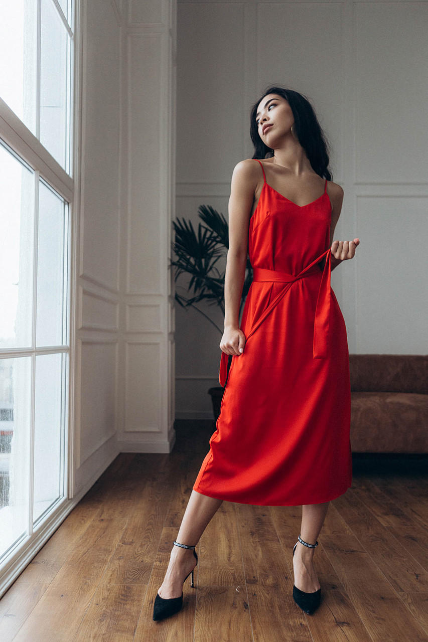 Шелковое платье женское длинное красное в бельевом стиле от бренда Тур, размеры: S, M, L TURWEAR - Фото 4