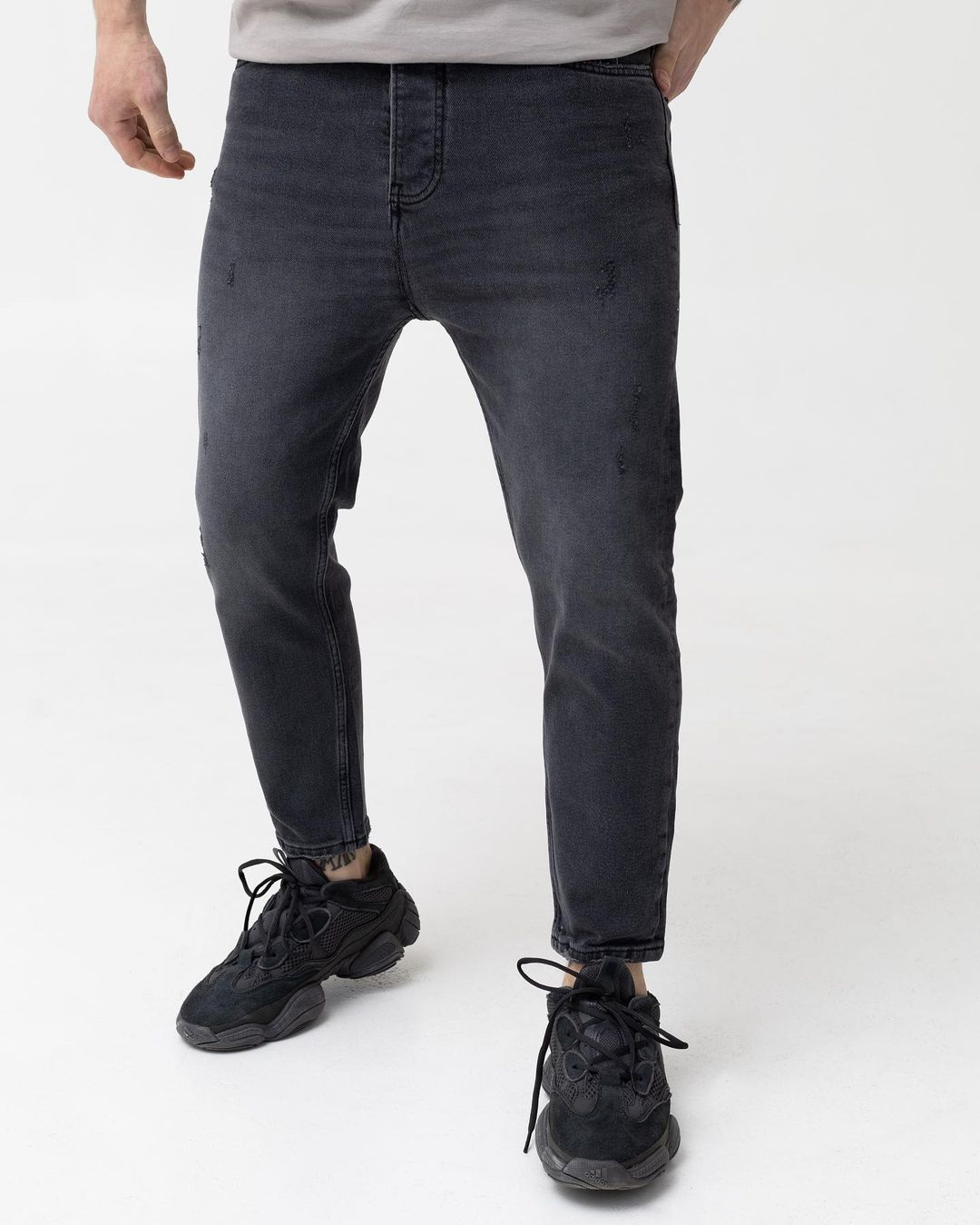 Базові чорні джинси від BEZET з потертостями