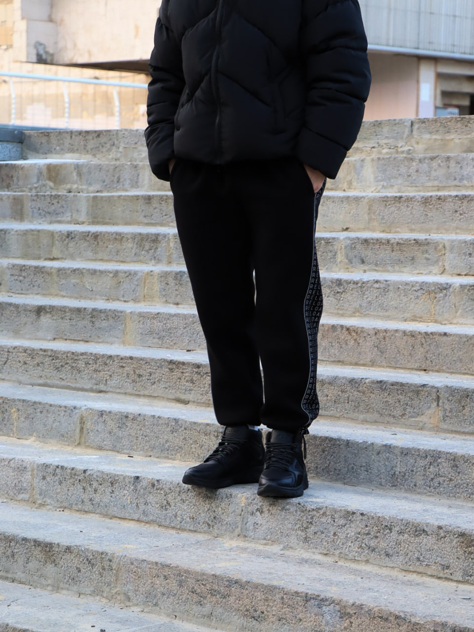 Чоловічі теплі спортивні штани з принтом Enjoy Reload чорні - Фото 5