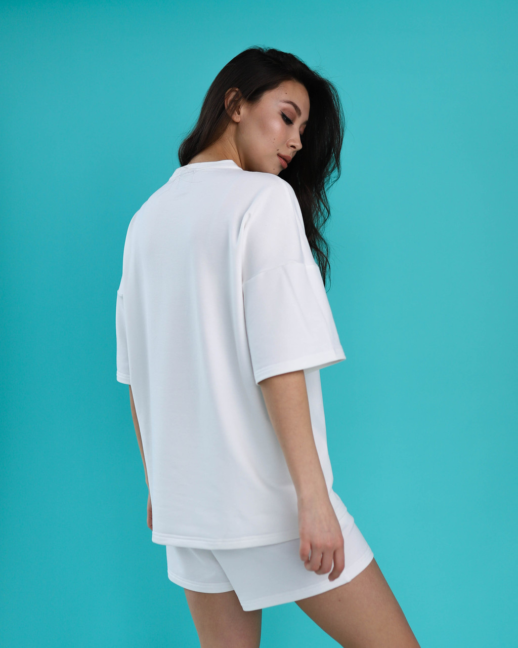 Літній комплект футболка і шорти жіночий білий оверсайз модель Мія TURWEAR - Фото 5