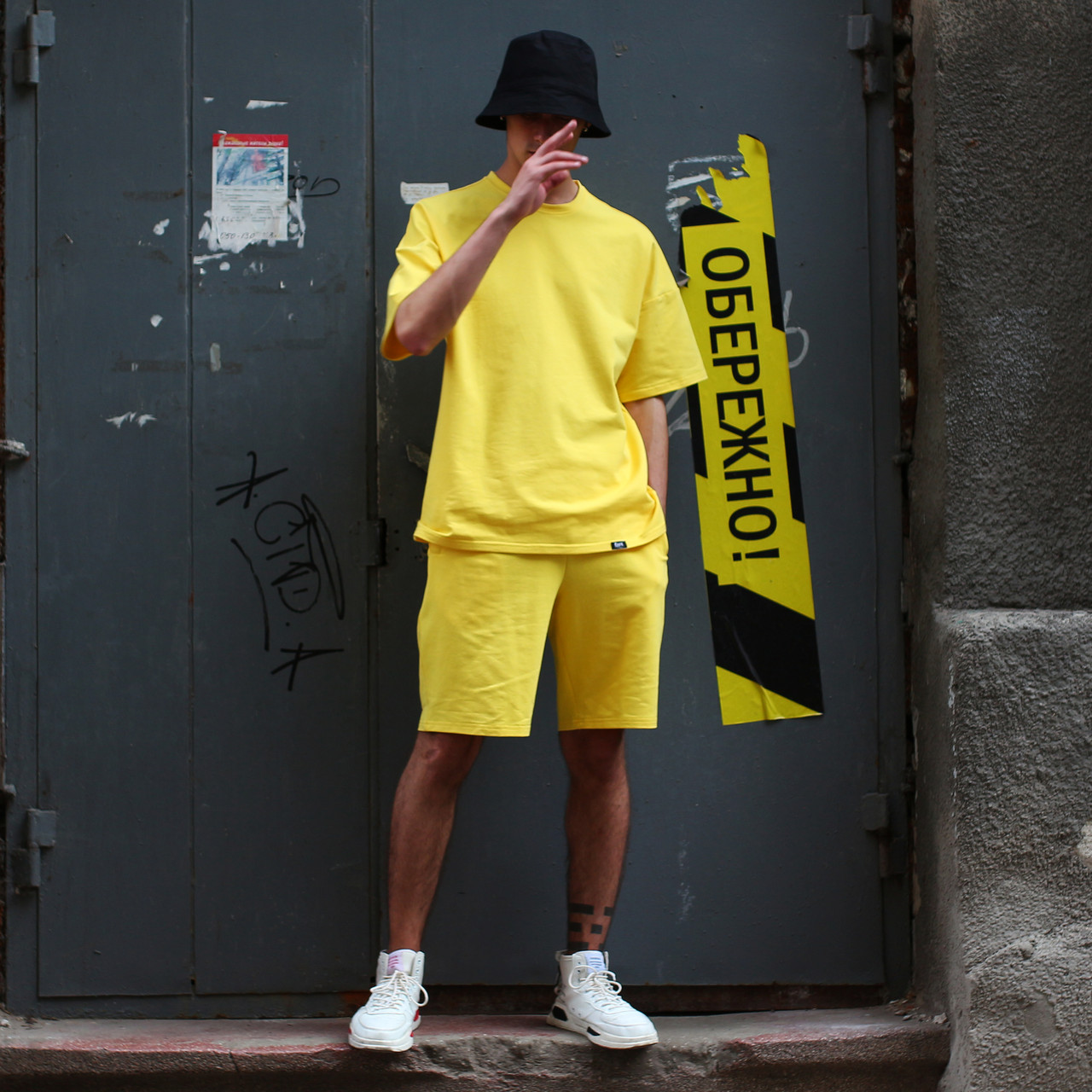 Летний комплект футболка и шорты мужские желтый модель Саммер от бренда Тур TURWEAR - Фото 2