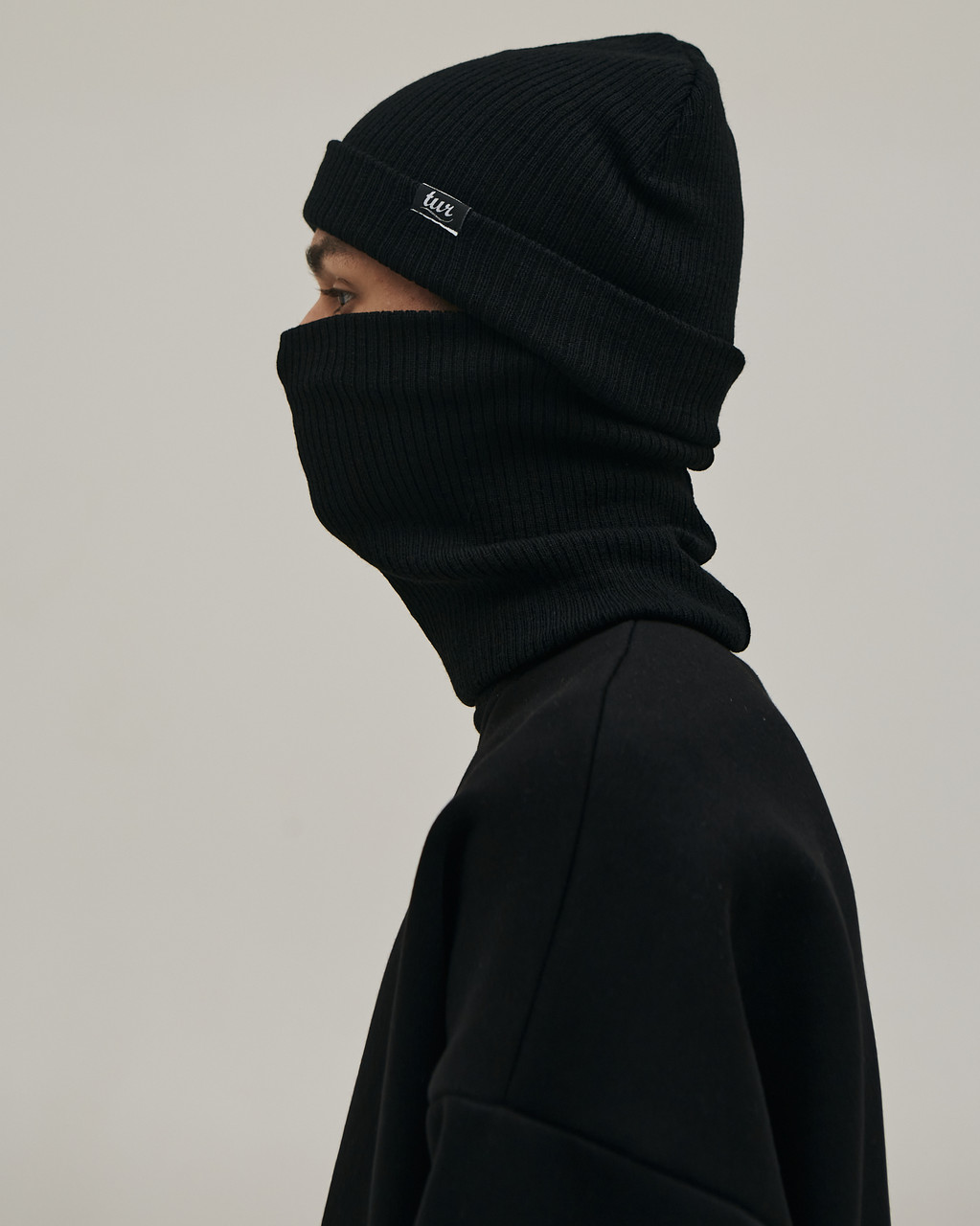 Зимняя шапка и бафф черные комплект от бренда ТУР TURWEAR - Фото 6