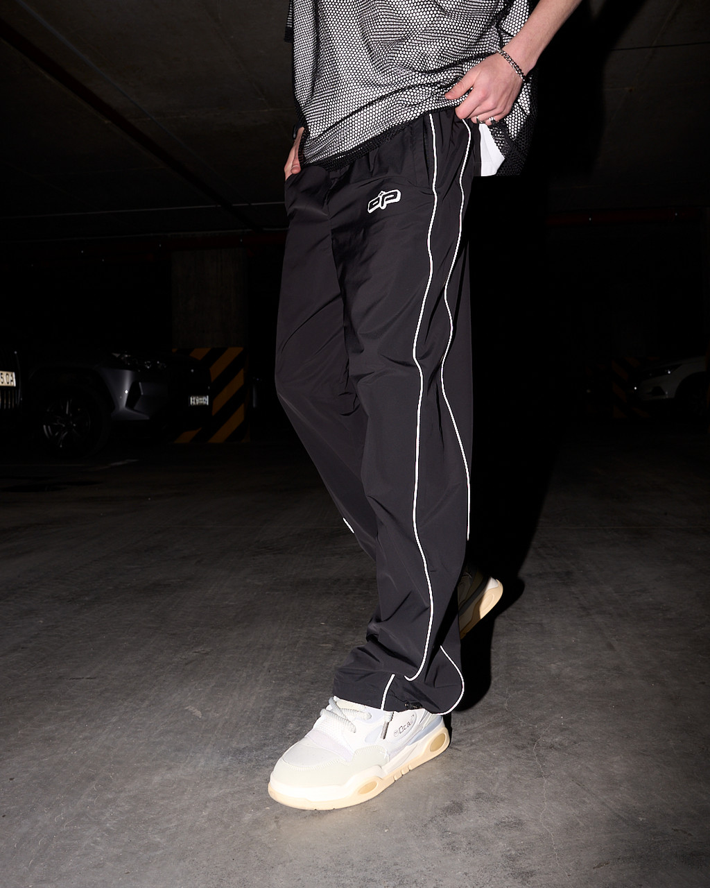Cпортивні штани оверсайз OGONPUSHKA Twain чорні з рефлективом - Фото 2