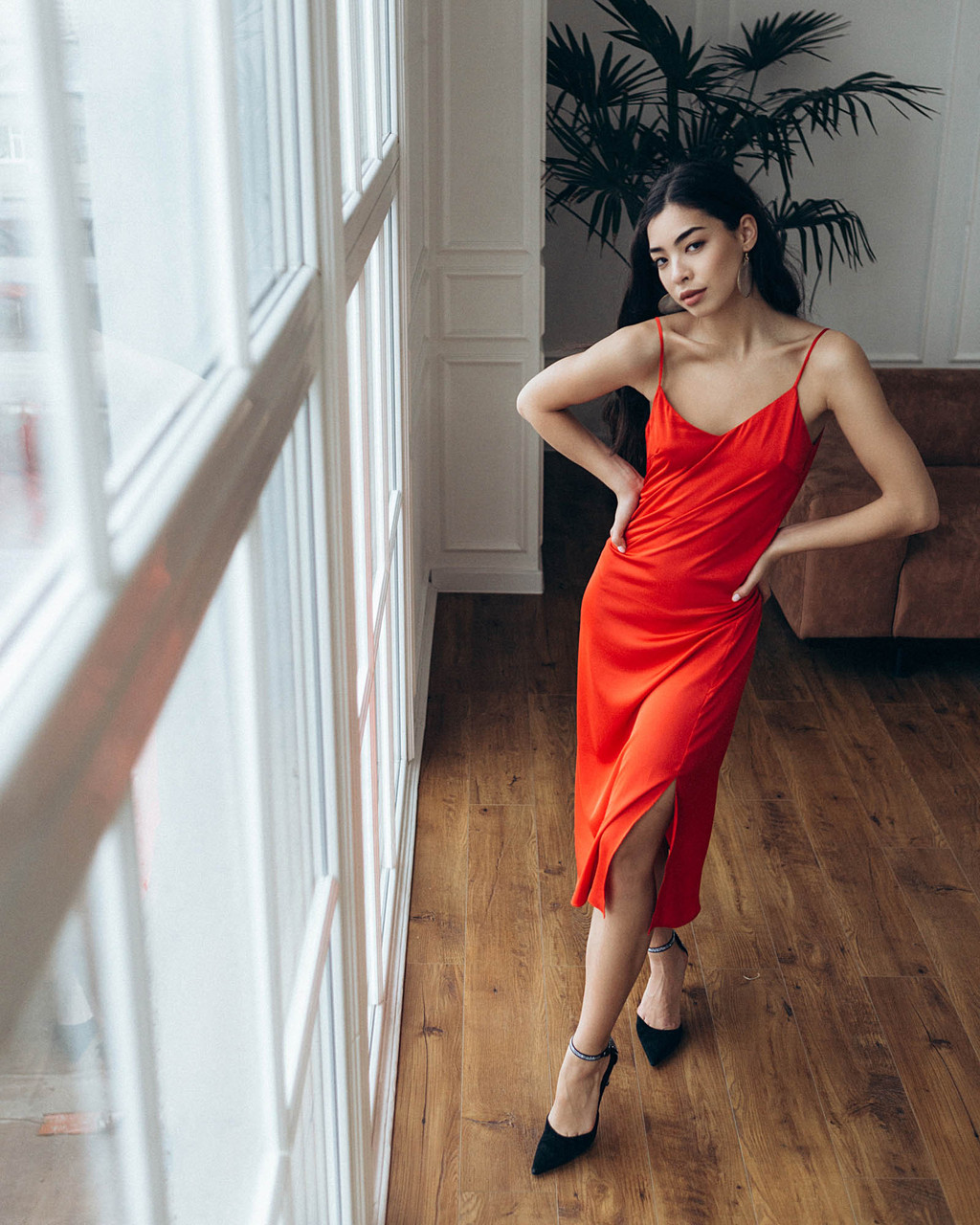 Шелковое платье женское длинное красное в бельевом стиле от бренда Тур, размеры: S, M, L TURWEAR - Фото 5