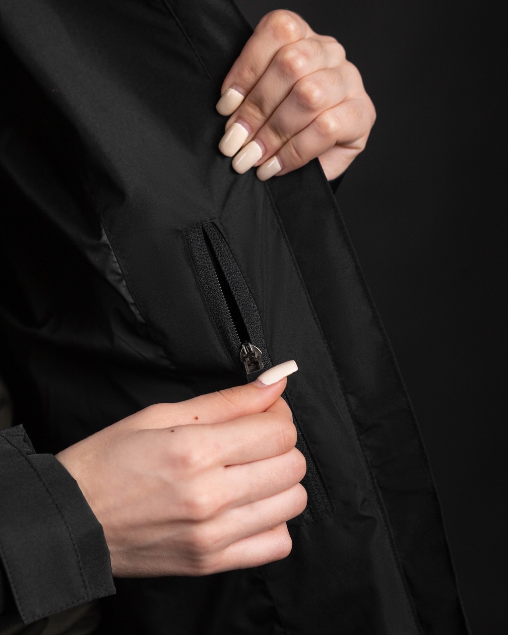 Жіноча куртка вітровка BEZET Кентавр чорний - Фото 4