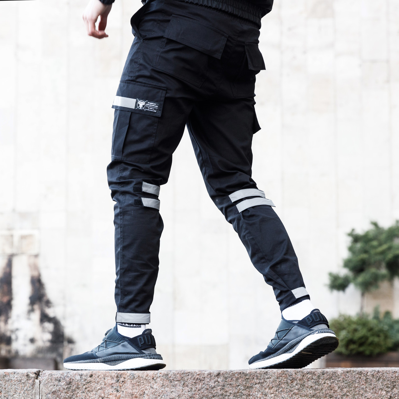 Зауженные карго штаны черные на липучках с рефлектом мужские от бренда ТУР Райот TURWEAR - Фото 5
