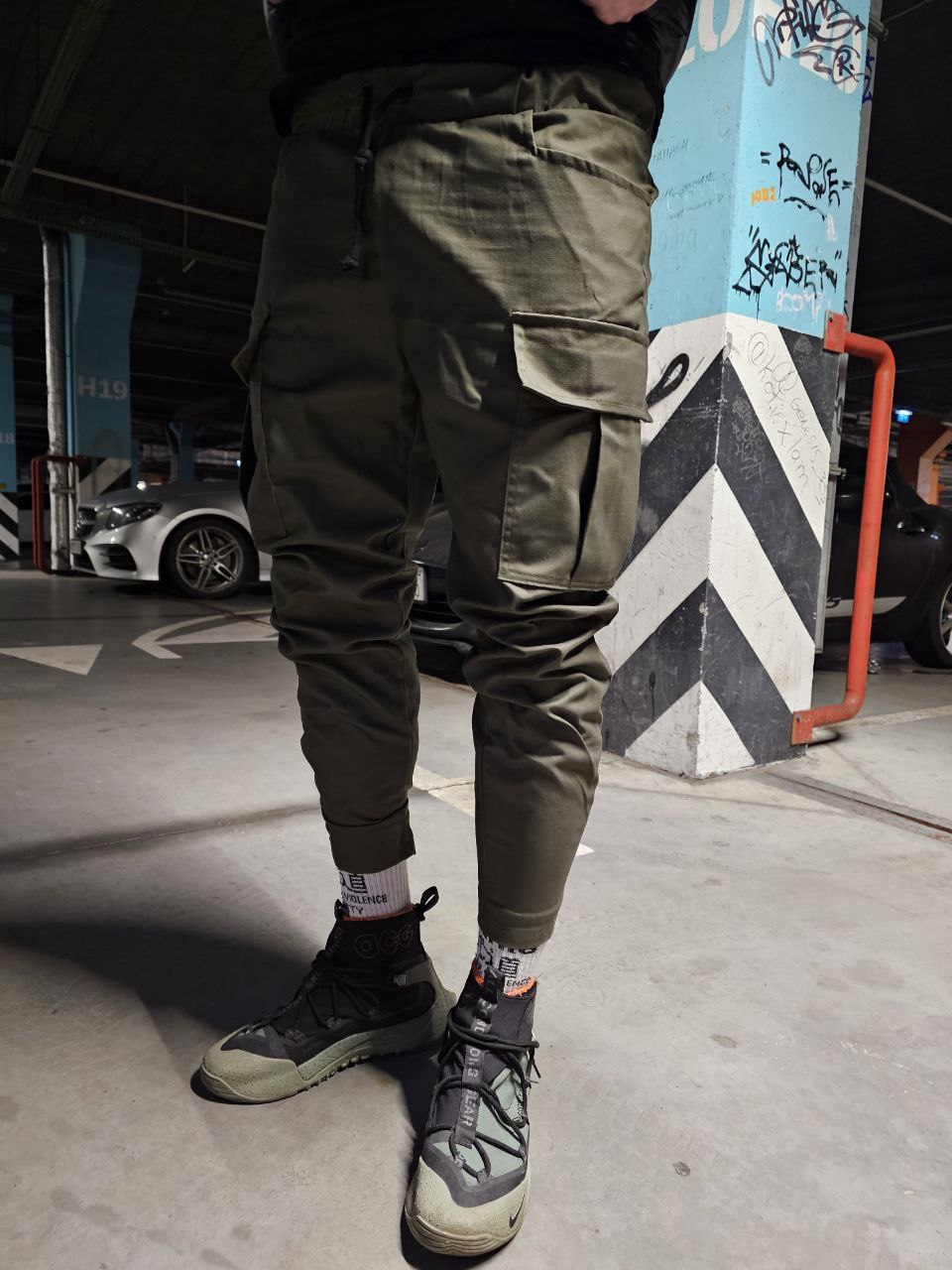 Спортивные мужские штаны олива с карманами и лепучками B.S.W - Фото 3