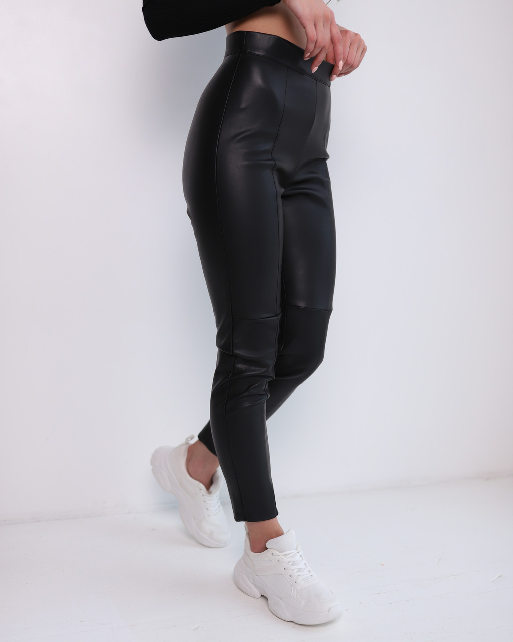 Лосіни із еко-шкіри жіночі чорні від бренду ТУР розмір: S, M TURWEAR - Фото 7