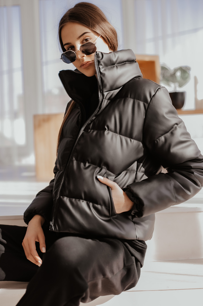 Куртка жіноча пуховик укорочений 'Bubble' від Intruder еко-шкіра чорний - Фото 11