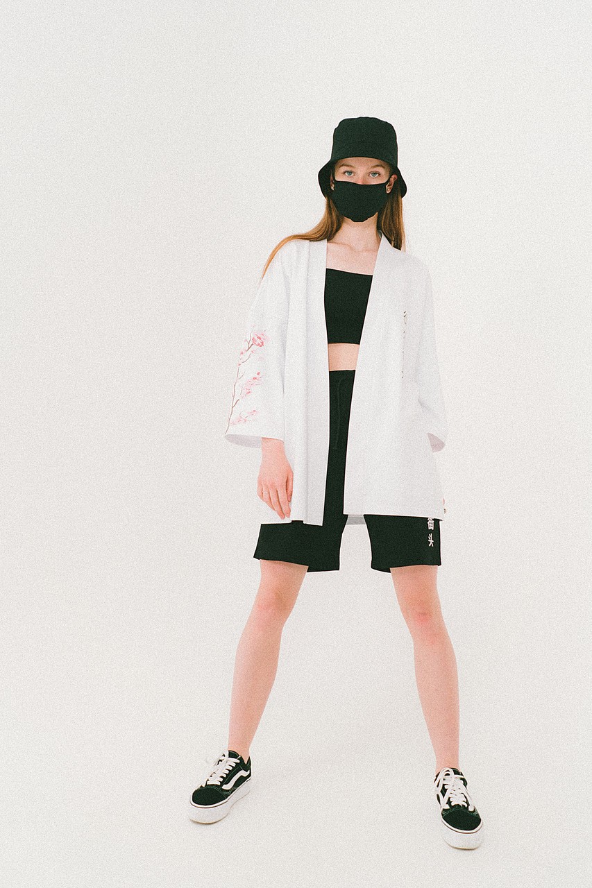 Комплект кимоно и шорты женские черно-белые модель Сакура от бренда Тур TURWEAR - Фото 7