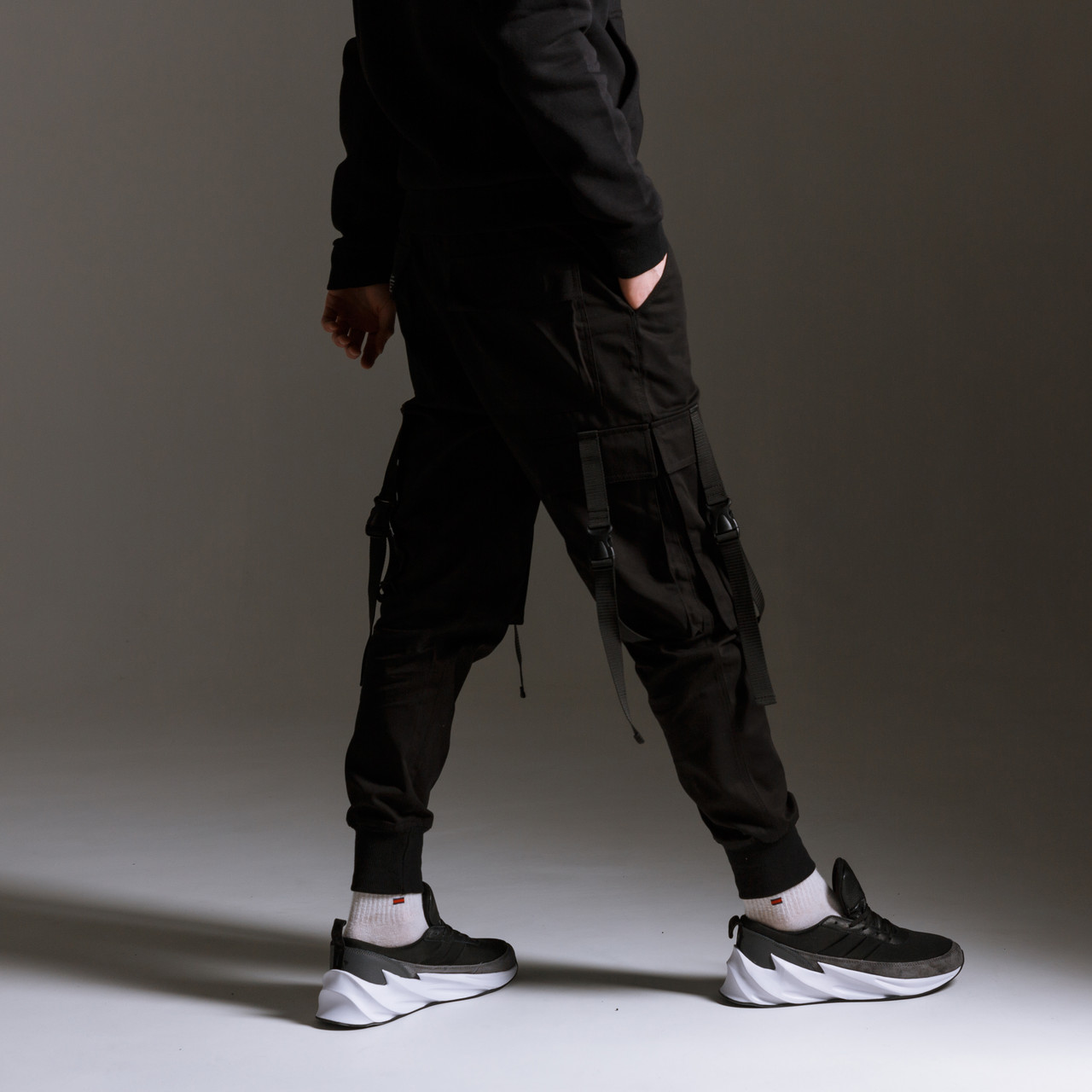Карго штаны (джоггеры) мужские черные с лямками бренд ТУР модель Есида (Yoshida)
